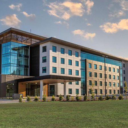 Doubletree By Hilton Auckland Karaka Hotel Екстериор снимка