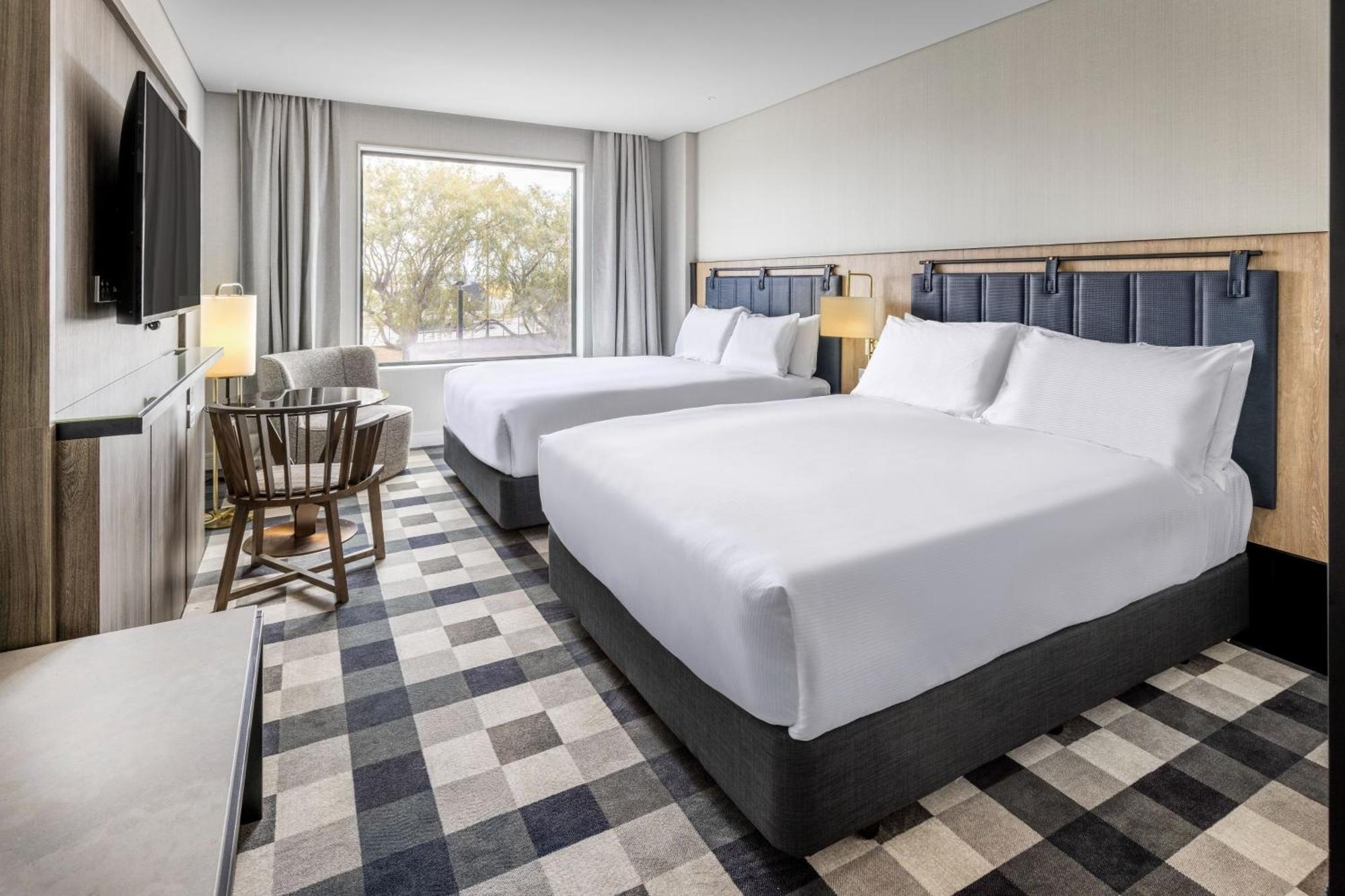 Doubletree By Hilton Auckland Karaka Hotel Екстериор снимка