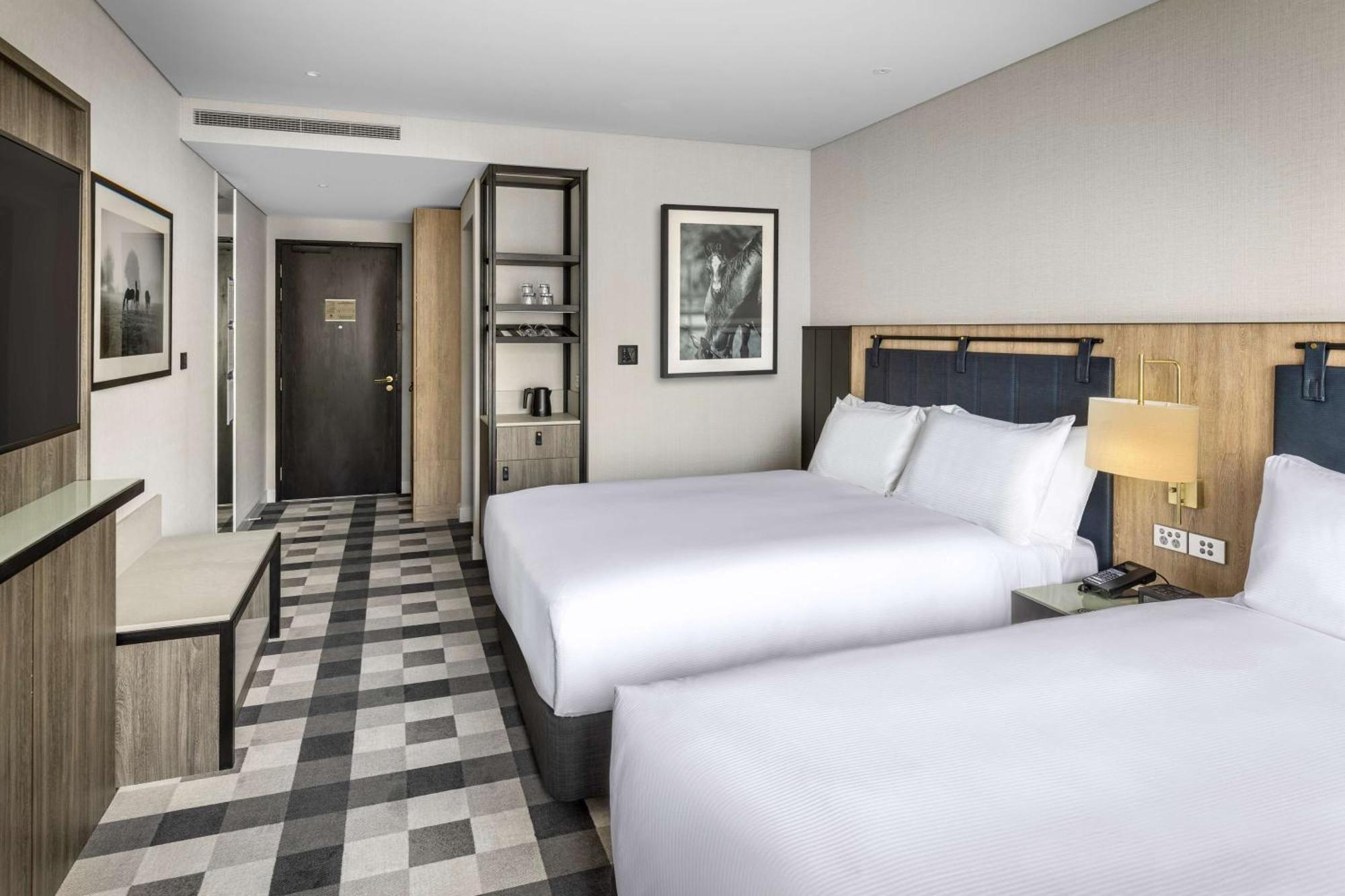 Doubletree By Hilton Auckland Karaka Hotel Екстериор снимка
