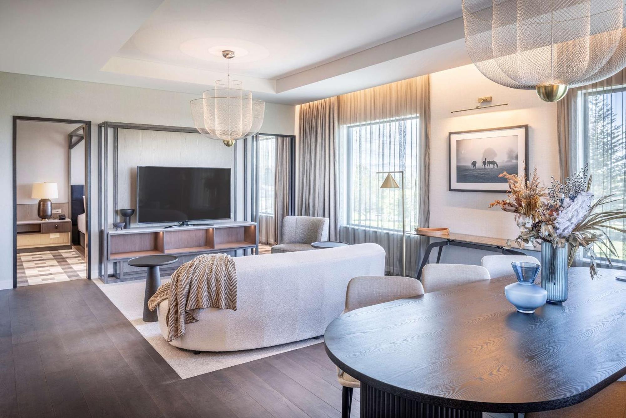 Doubletree By Hilton Auckland Karaka Hotel Екстериор снимка