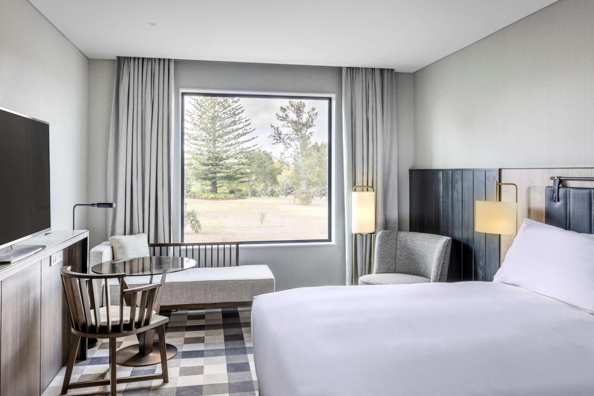 Doubletree By Hilton Auckland Karaka Hotel Екстериор снимка