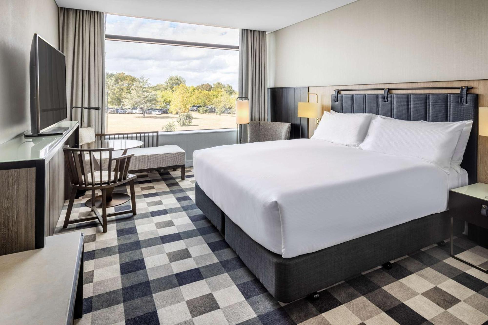 Doubletree By Hilton Auckland Karaka Hotel Екстериор снимка