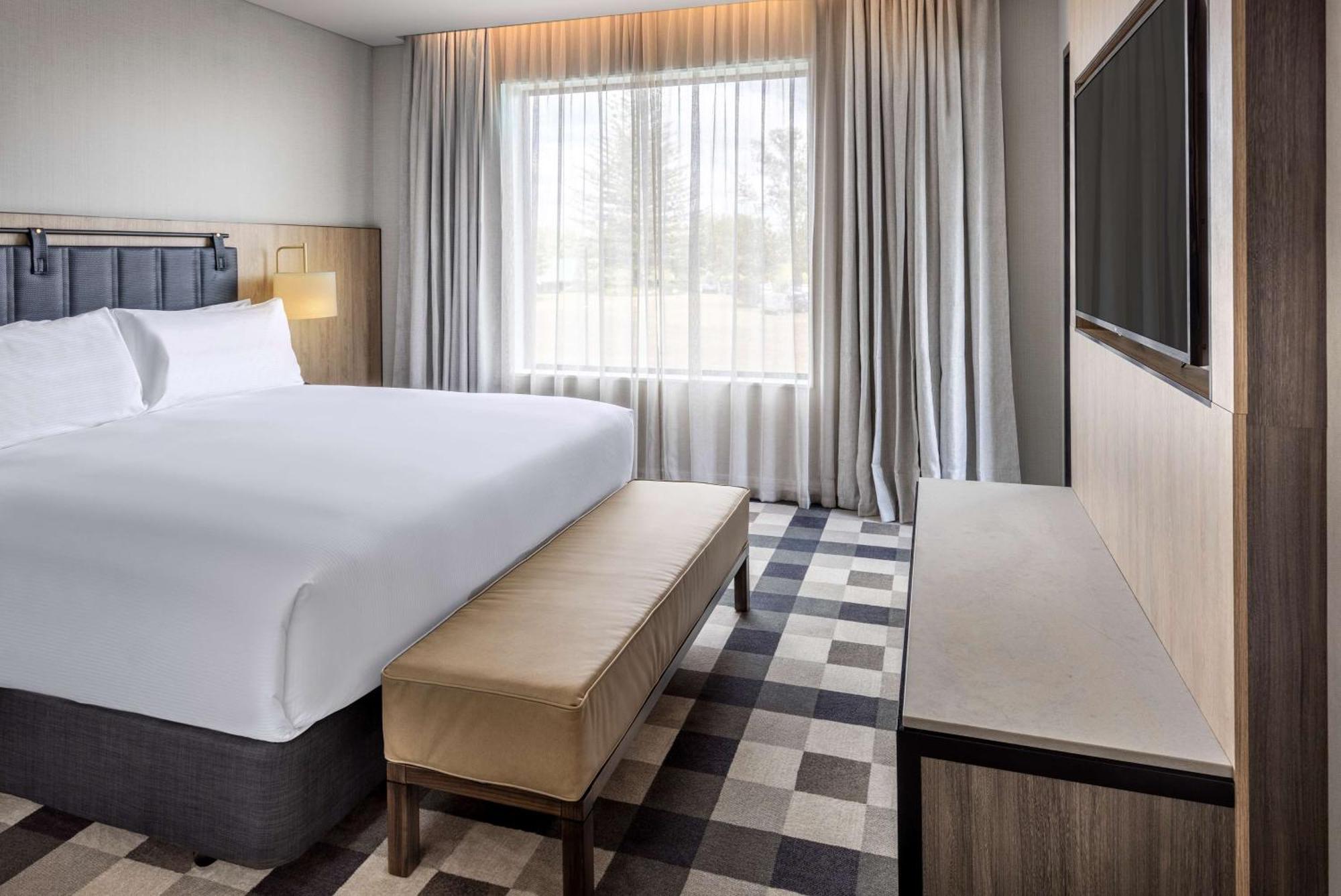 Doubletree By Hilton Auckland Karaka Hotel Екстериор снимка