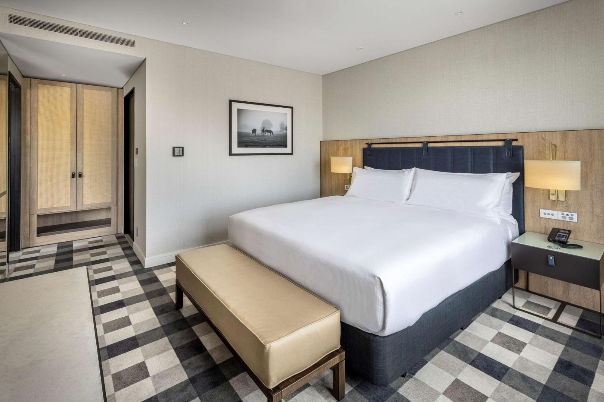 Doubletree By Hilton Auckland Karaka Hotel Екстериор снимка
