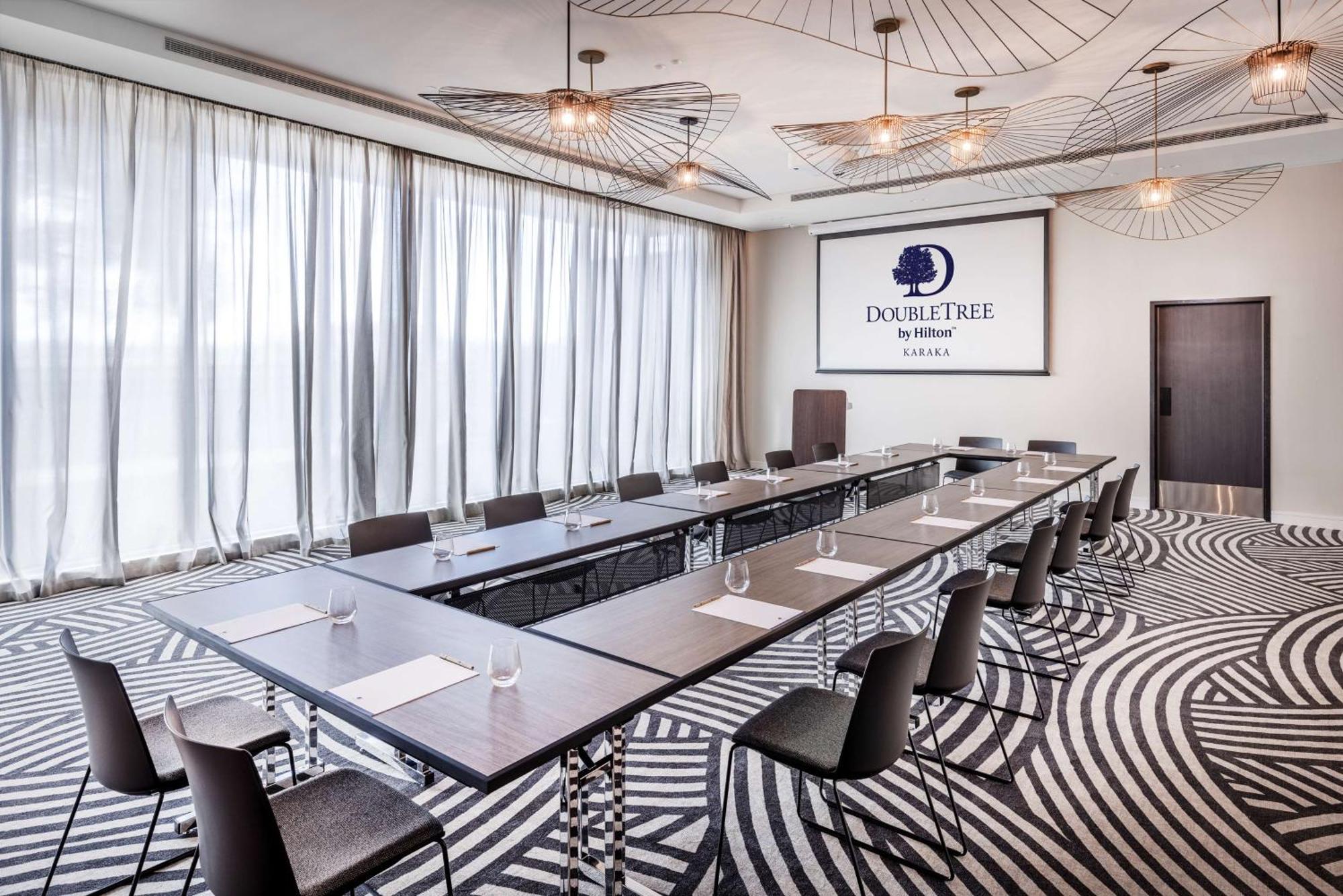Doubletree By Hilton Auckland Karaka Hotel Екстериор снимка