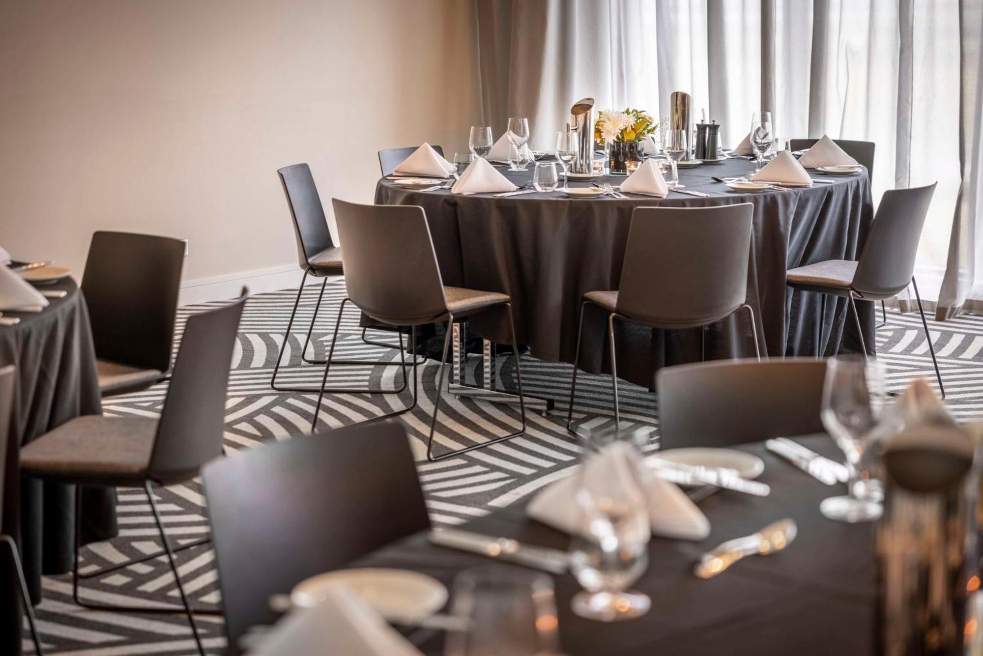 Doubletree By Hilton Auckland Karaka Hotel Екстериор снимка