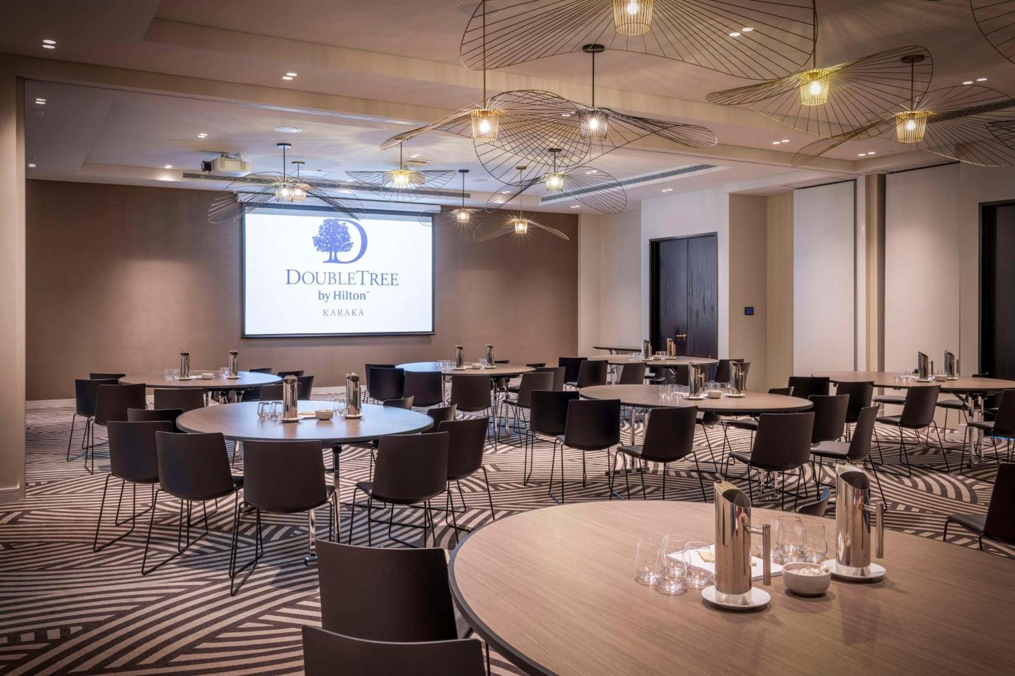 Doubletree By Hilton Auckland Karaka Hotel Екстериор снимка