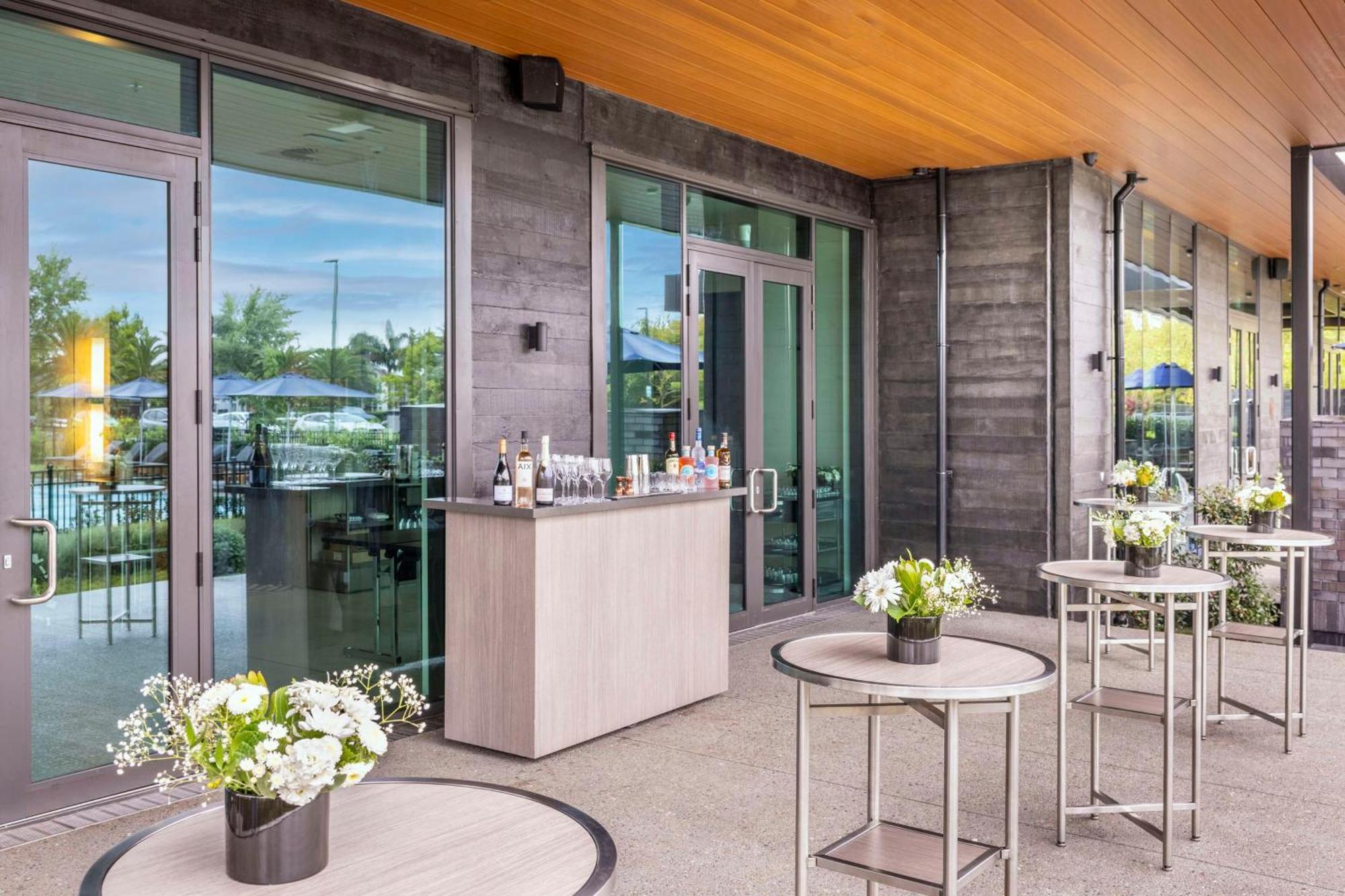 Doubletree By Hilton Auckland Karaka Hotel Екстериор снимка
