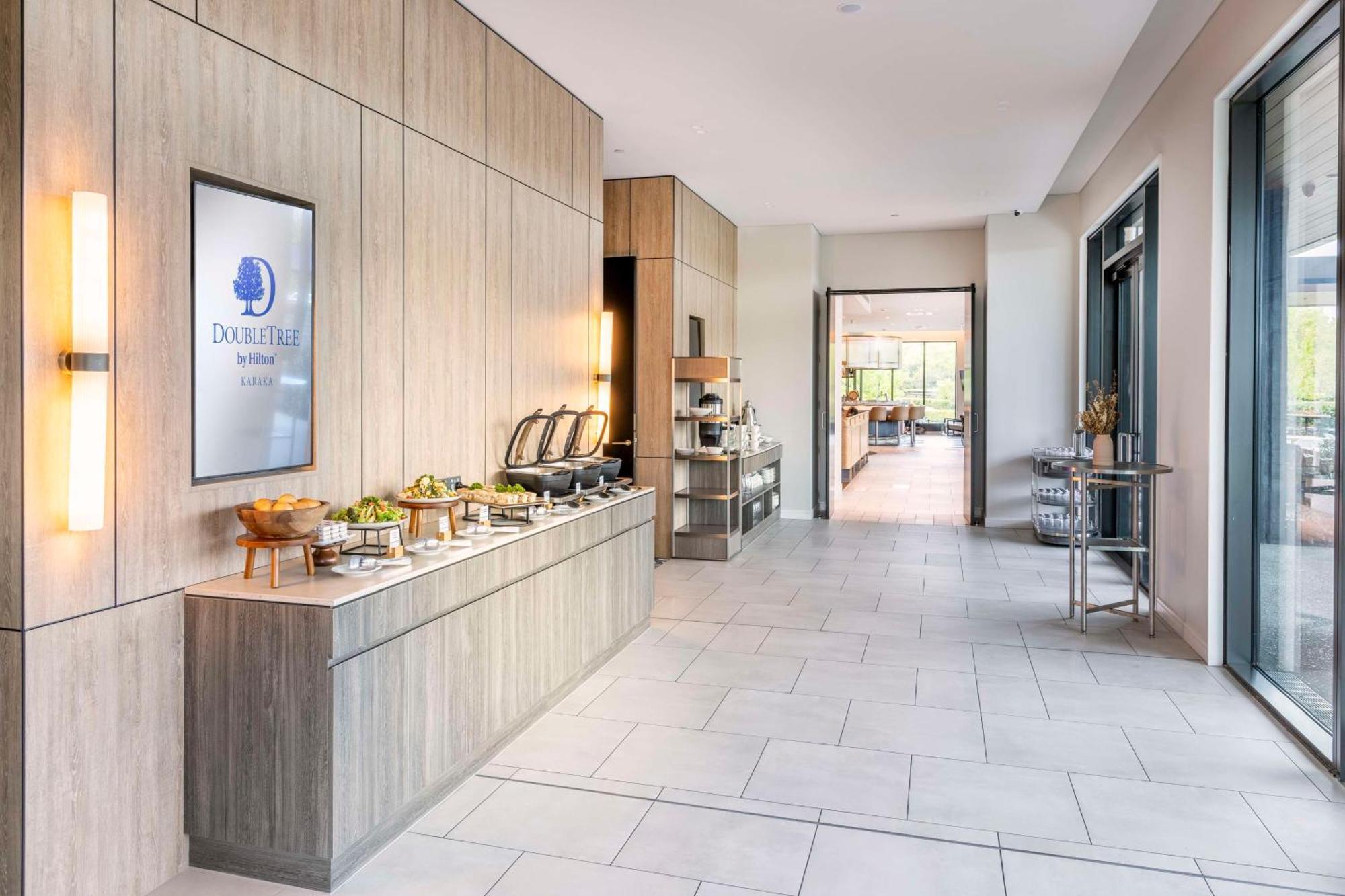Doubletree By Hilton Auckland Karaka Hotel Екстериор снимка