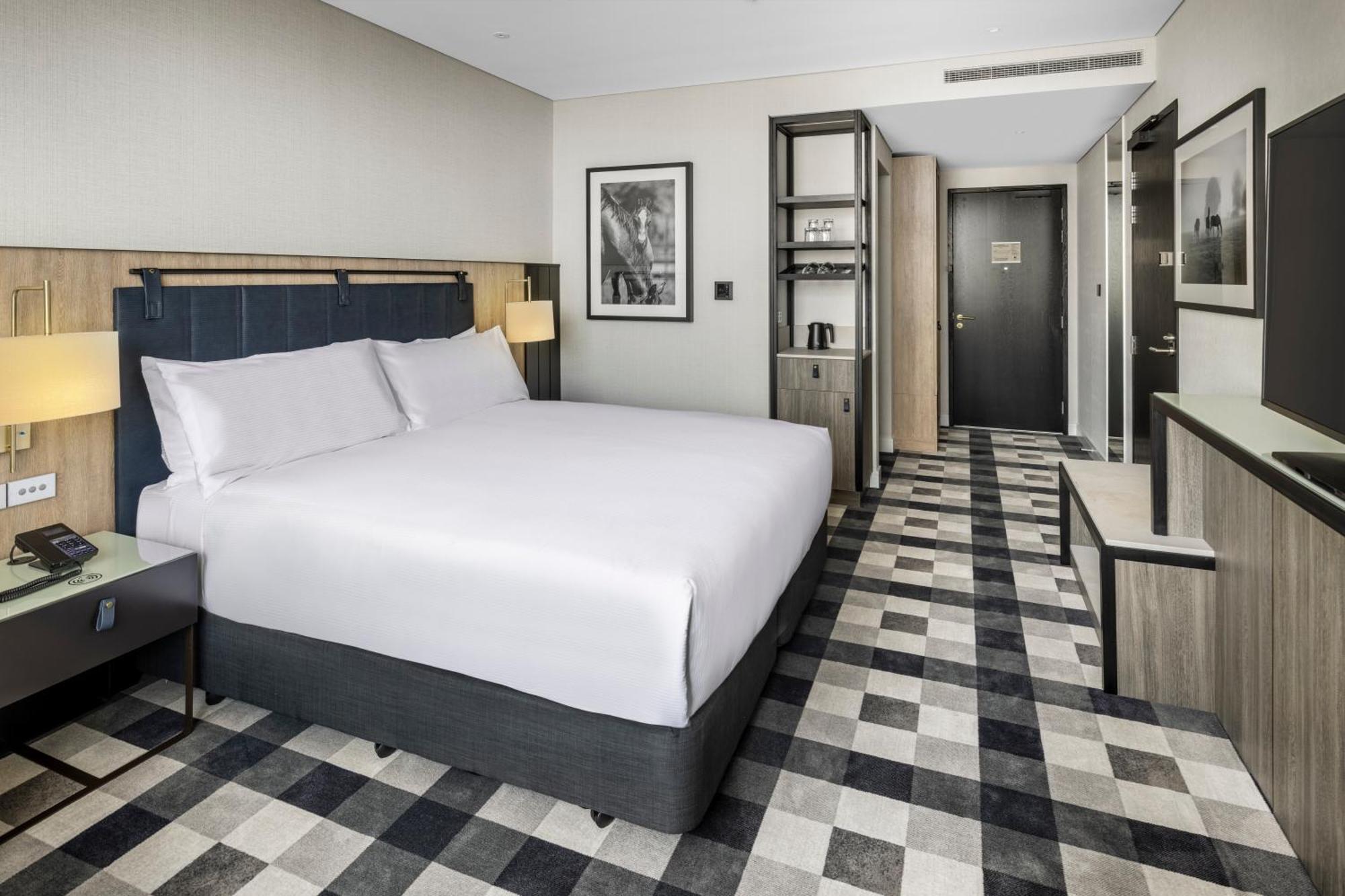 Doubletree By Hilton Auckland Karaka Hotel Екстериор снимка