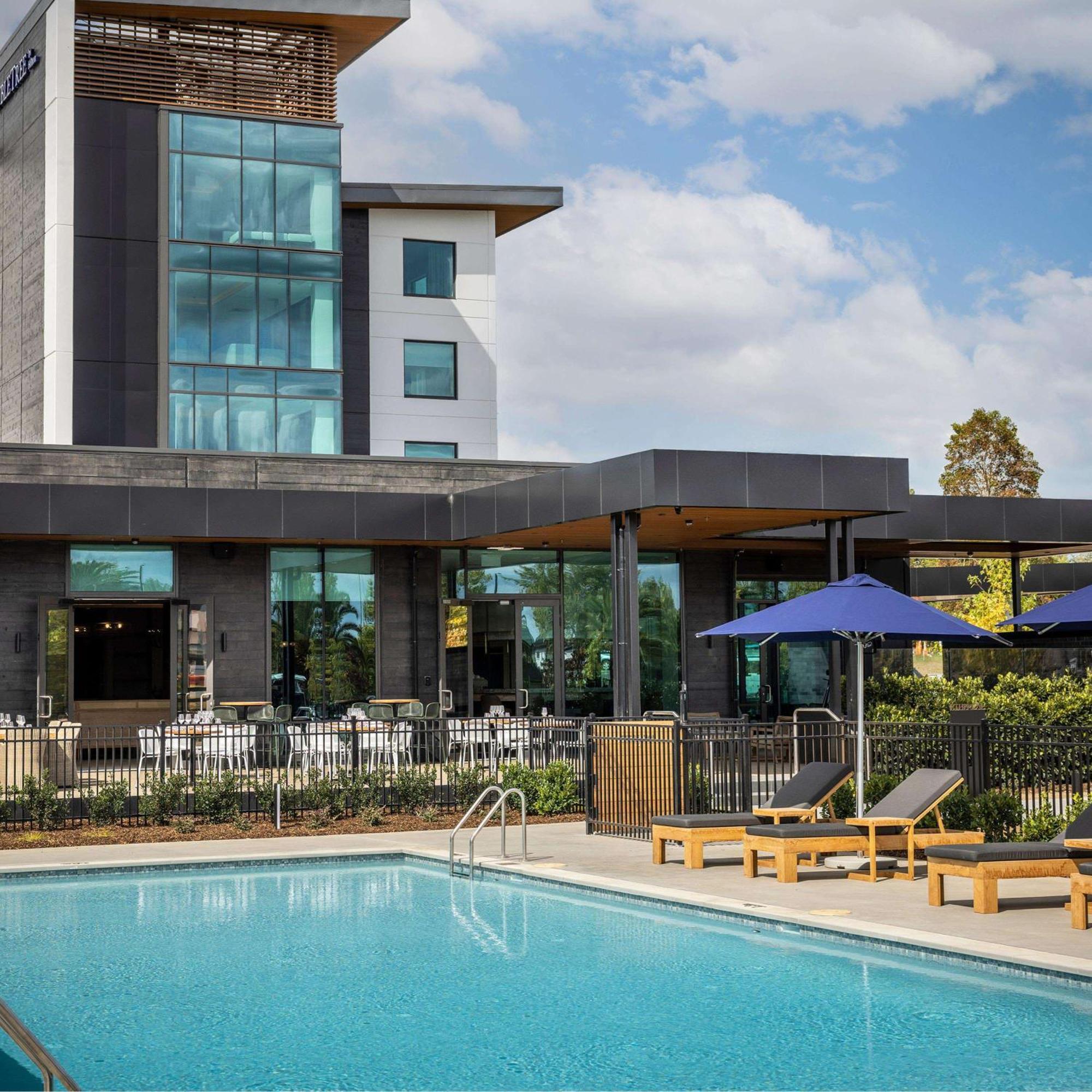 Doubletree By Hilton Auckland Karaka Hotel Екстериор снимка